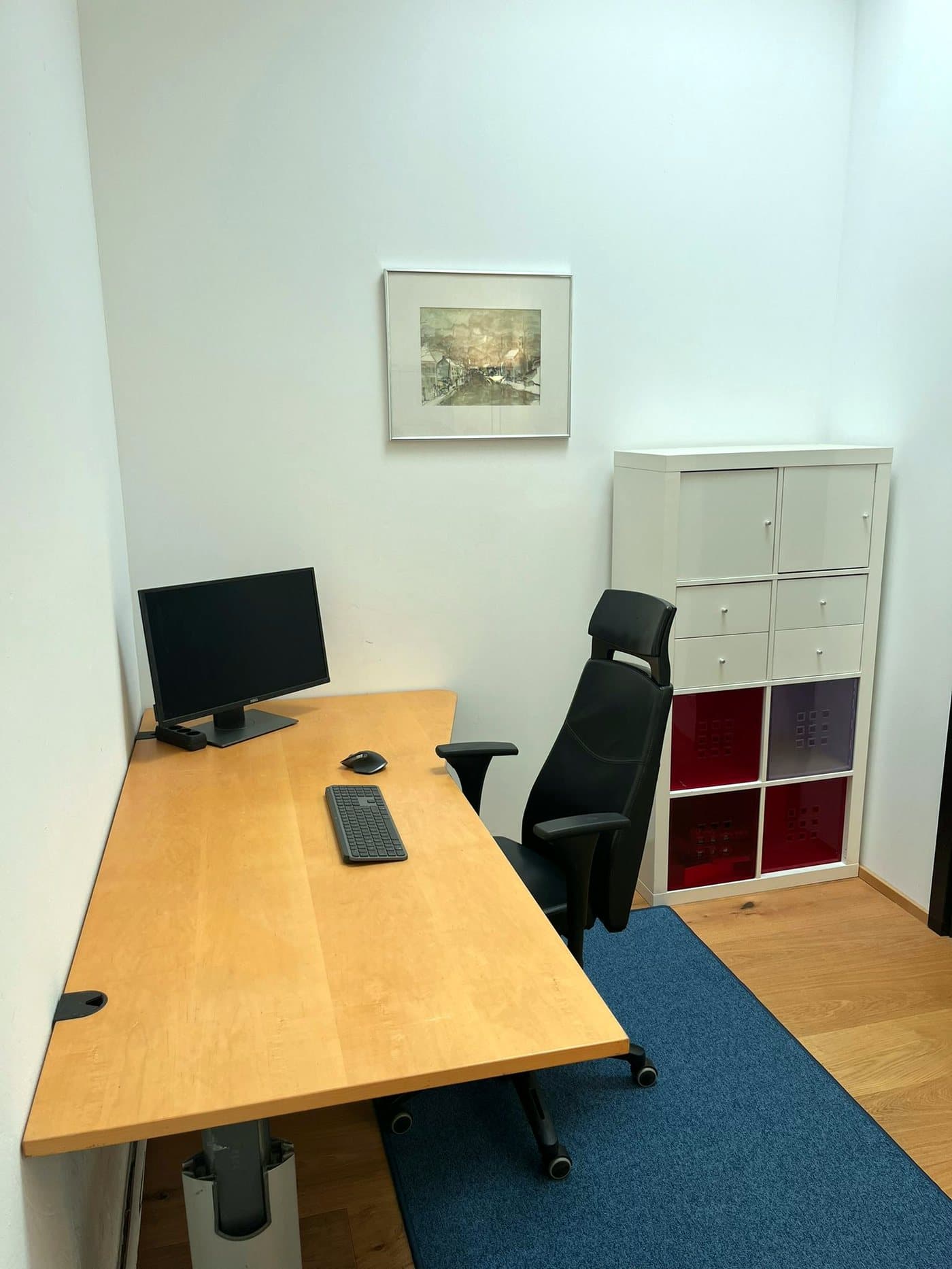 Einzelarbeitsplatz mit Monitor