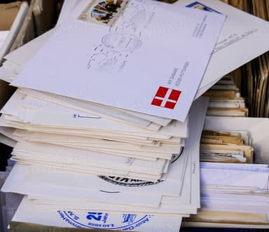 Symbolbild „Stacks letters“