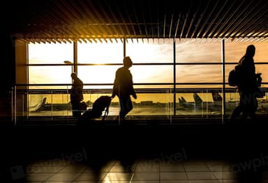 Symbolbild „Free sunset airport image“